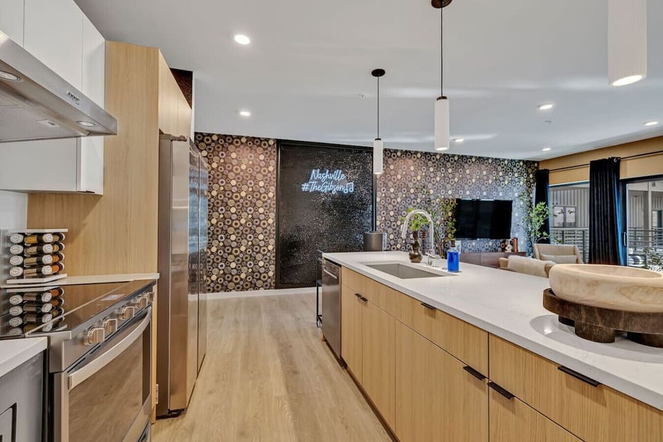 Fully equipped kitchen with 4 person seating, Keurig coffee maker with coffee provided, and everything you`d need to make a home cooked meal