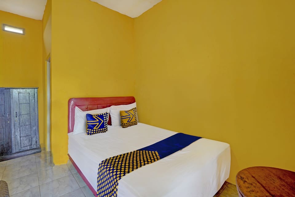 Double Room | Desk, laptop workspace, free WiFi, bed sheets