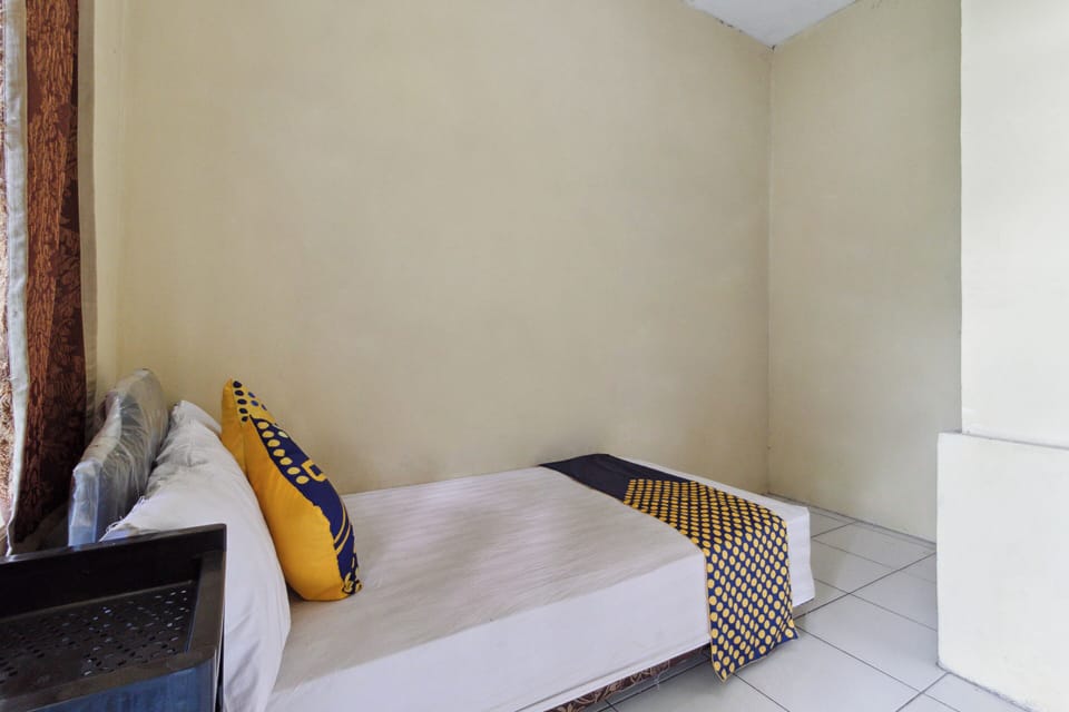 Double Room | Laptop workspace, free WiFi, bed sheets