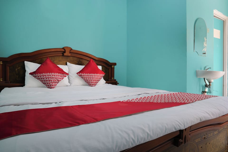 Standard Double Room | Hypo-allergenic bedding, laptop workspace, bed sheets