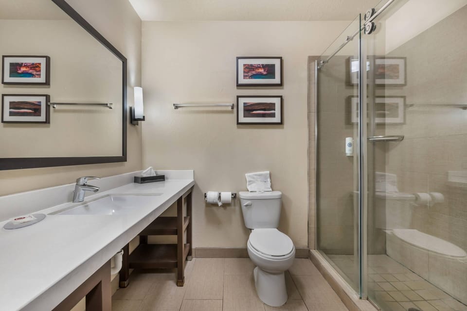 Suite, 1 King Bed, Non Smoking, Jetted Tub | Premium bedding, pillowtop beds, desk, blackout drapes