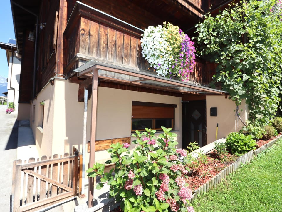 Entrance / Reception