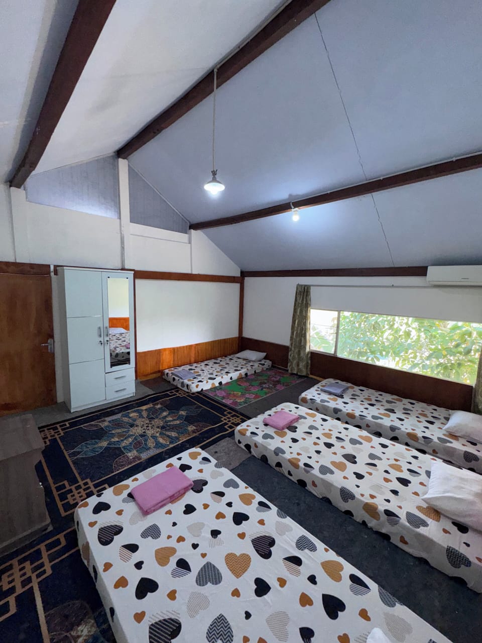 Shared Dormitory | WiFi (free), bed sheets
