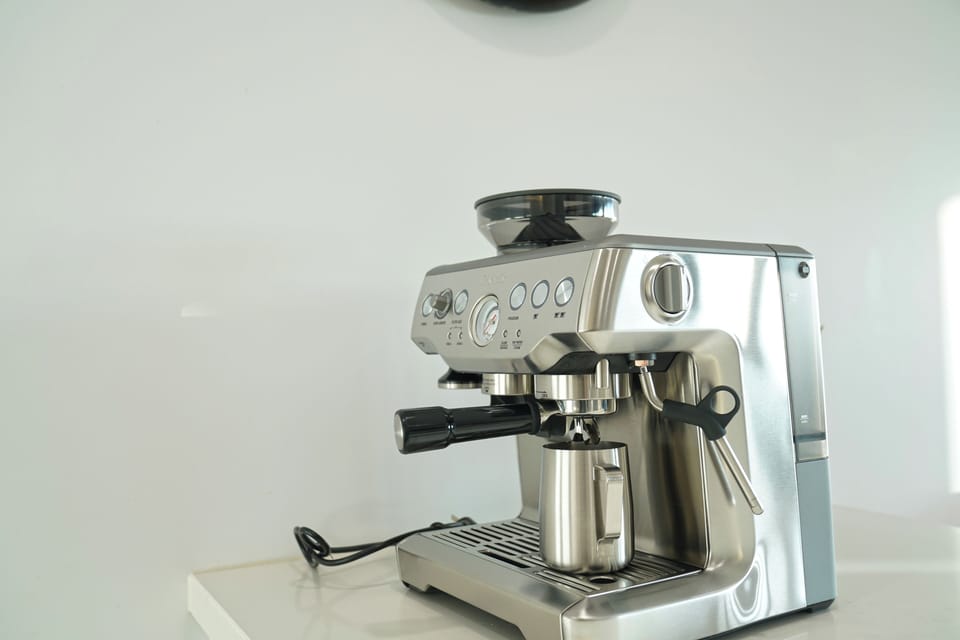 Elite Apartment | Private kitchen | Microwave, highchair