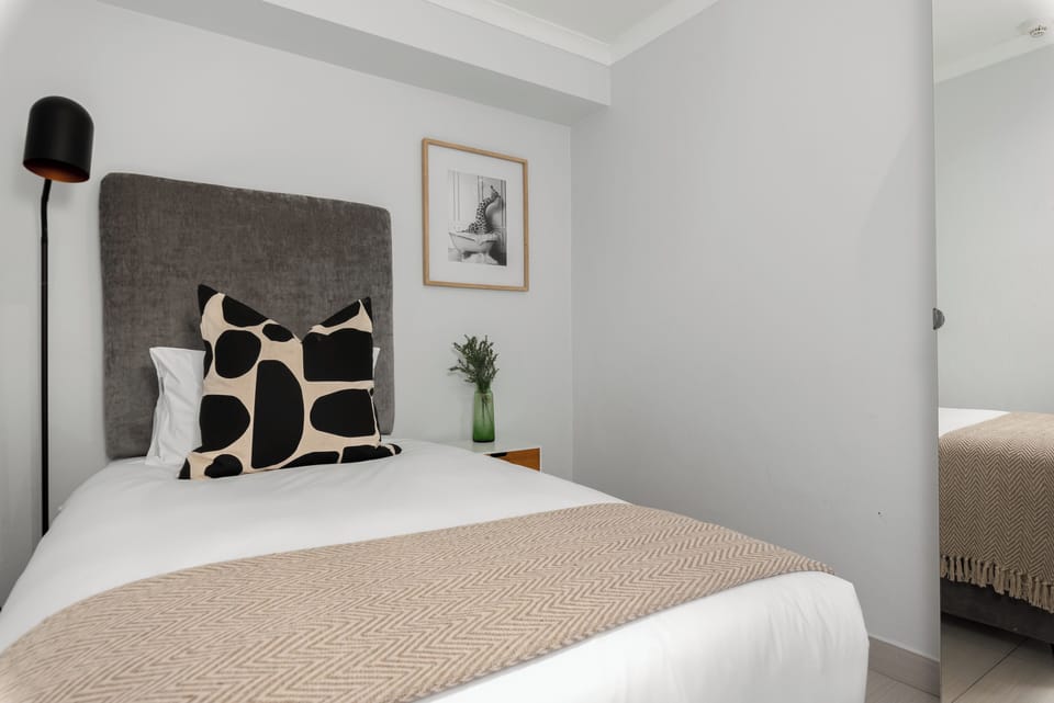 Comfort Apartment | 2 bedrooms, in-room safe, laptop workspace, iron/ironing board