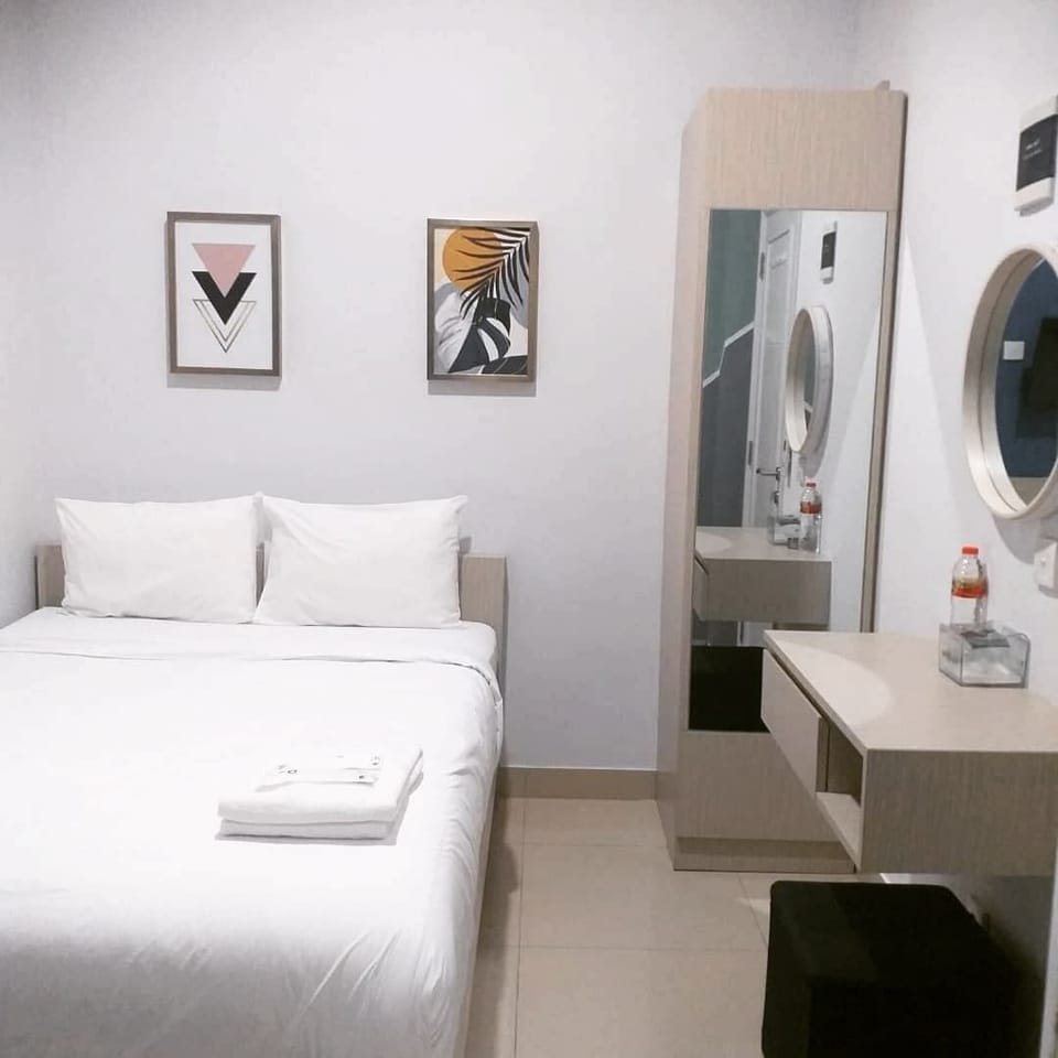 Standard Double Room Single Use | Desk, iron/ironing board, free WiFi