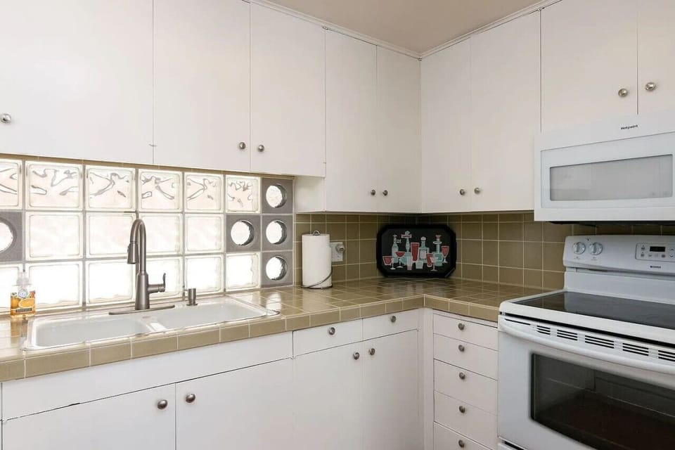 Kitchen with double sink