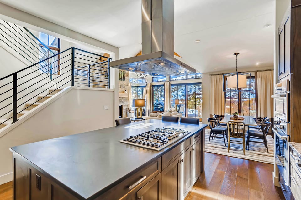 Spacious Master Chef Kitchen