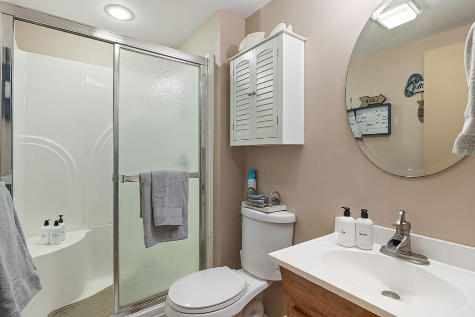 Queen Ensuite