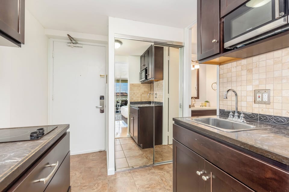 Well equipped Kitchenette