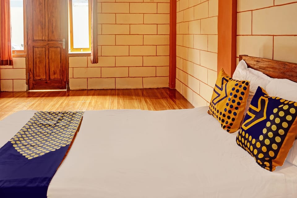 Basic Double Room | Laptop workspace, free WiFi, bed sheets