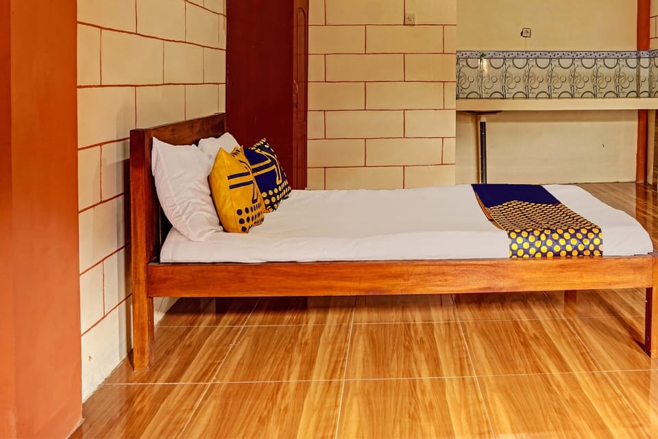 Basic Double Room | Laptop workspace, free WiFi, bed sheets