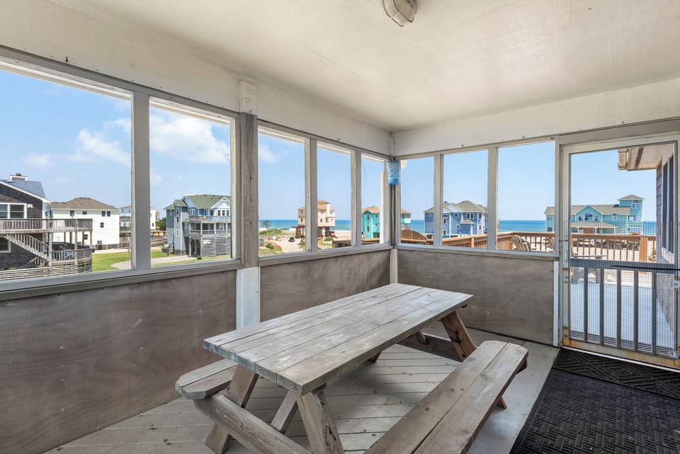 HIRO01: In Due Tide | Top Level Screened Porch