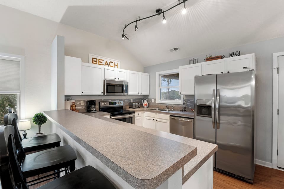 KH6525: Blue Paradise Club | Top Level Kitchen