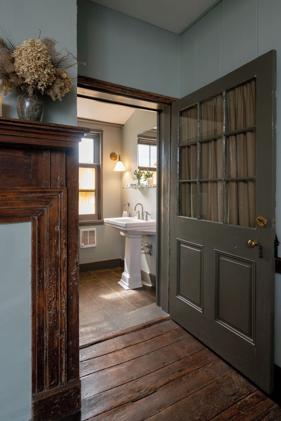Travelers | Bathroom | Shower, hydromassage showerhead, designer toiletries, hair dryer