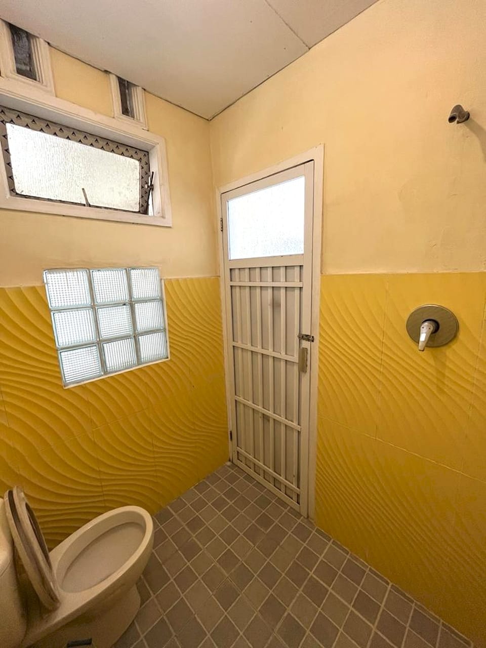 Deluxe Double Room | Bathroom | Shower, towels
