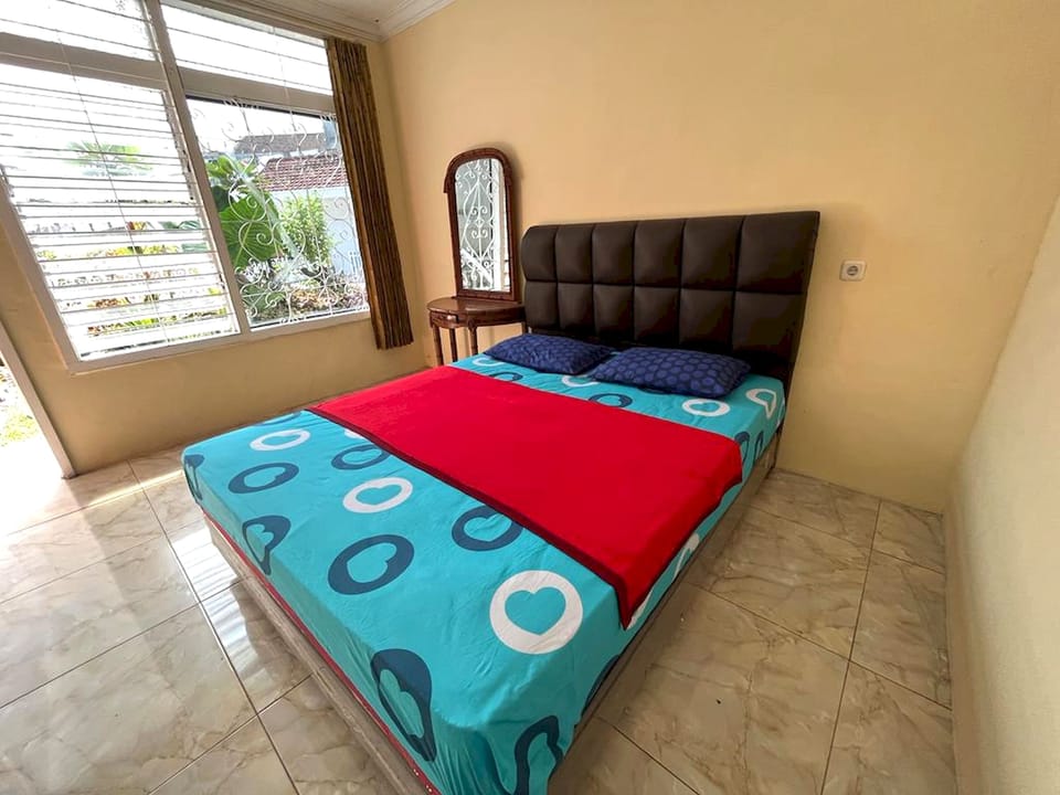 Deluxe Double Room | Free WiFi, bed sheets