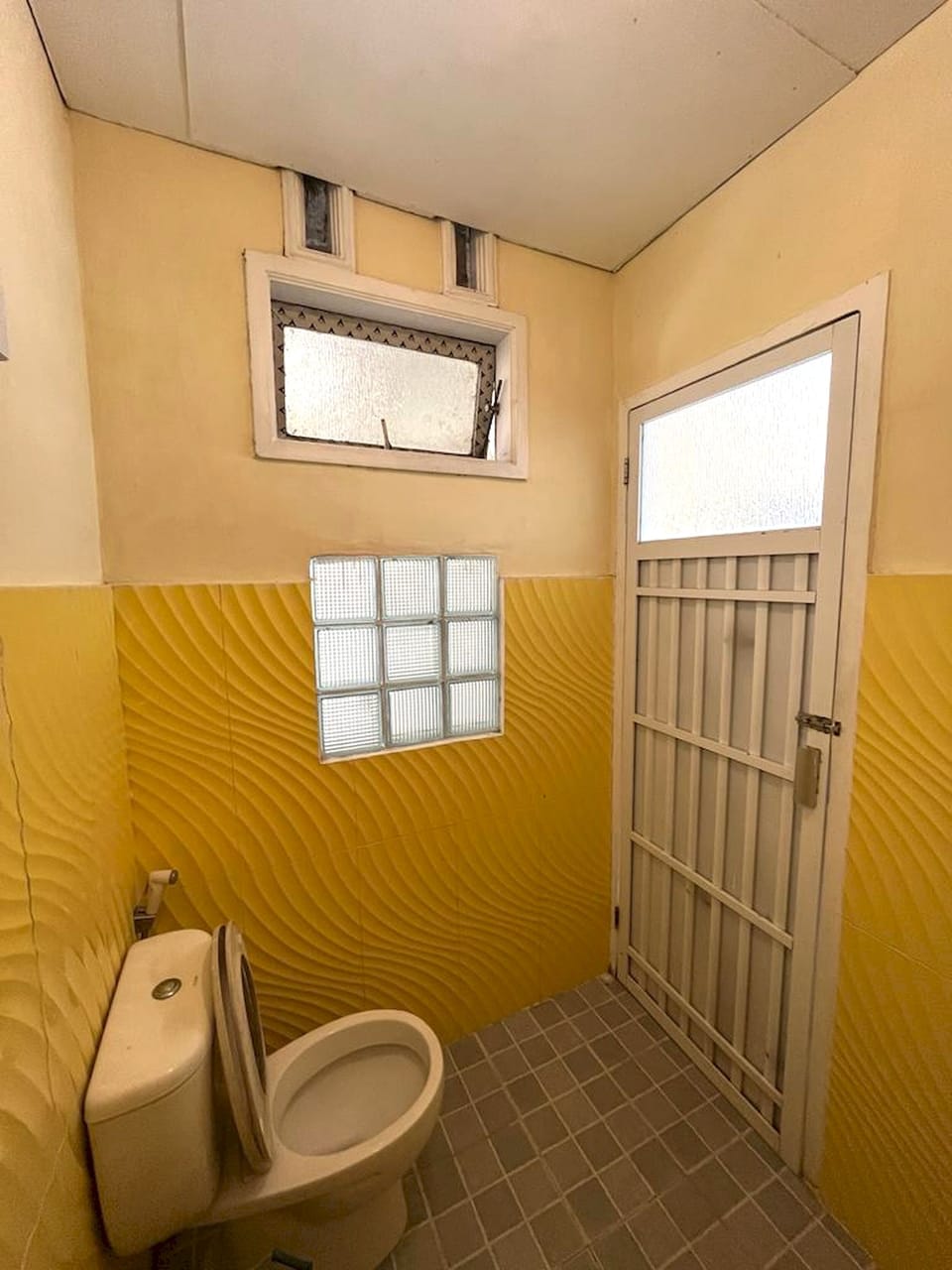 Deluxe Double Room | Bathroom | Shower, towels