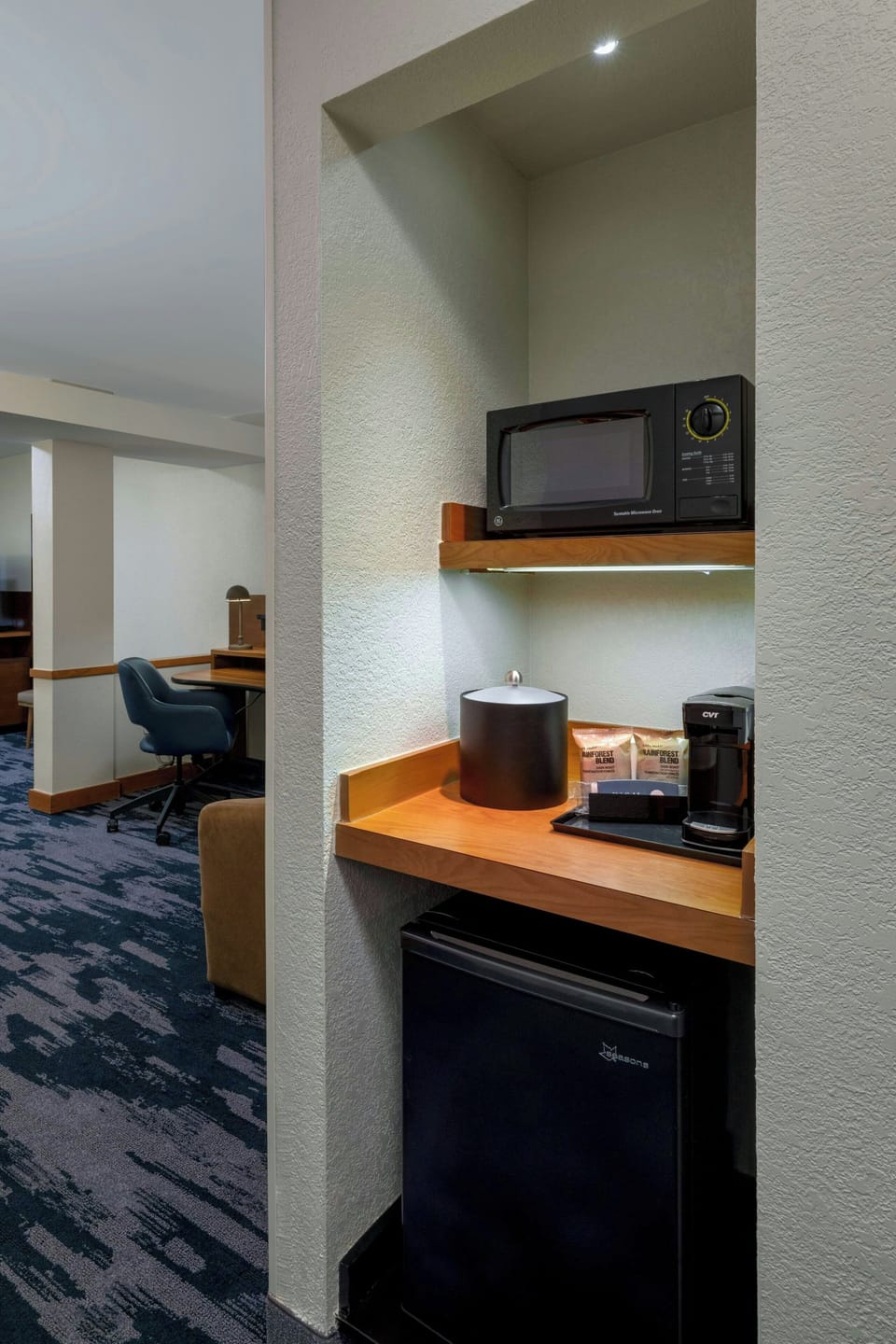 Premium bedding, desk, blackout drapes, soundproofing