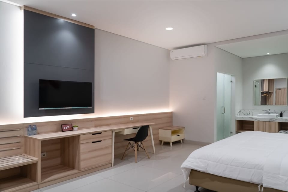 Premium Room | Desk, laptop workspace, free WiFi, bed sheets