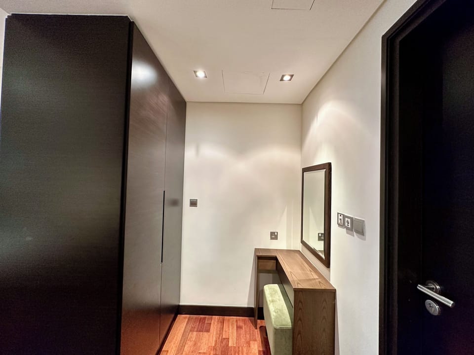 Panoramic Apartment | 1 bedroom, in-room safe, individually decorated, individually furnished