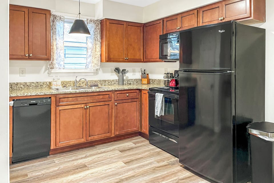 Fully equipped full sized kitchen.