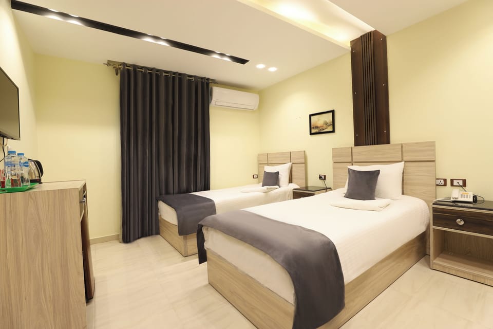 Free minibar, free WiFi, bed sheets