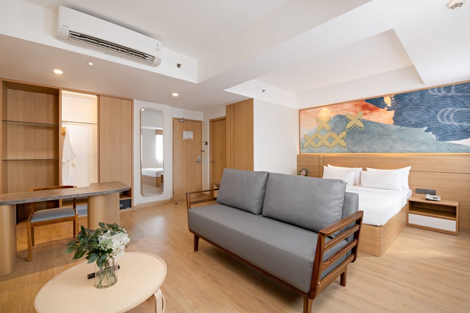 Family Double Room, 1 Queen Bed | In-room safe, desk, soundproofing, WiFi (free)