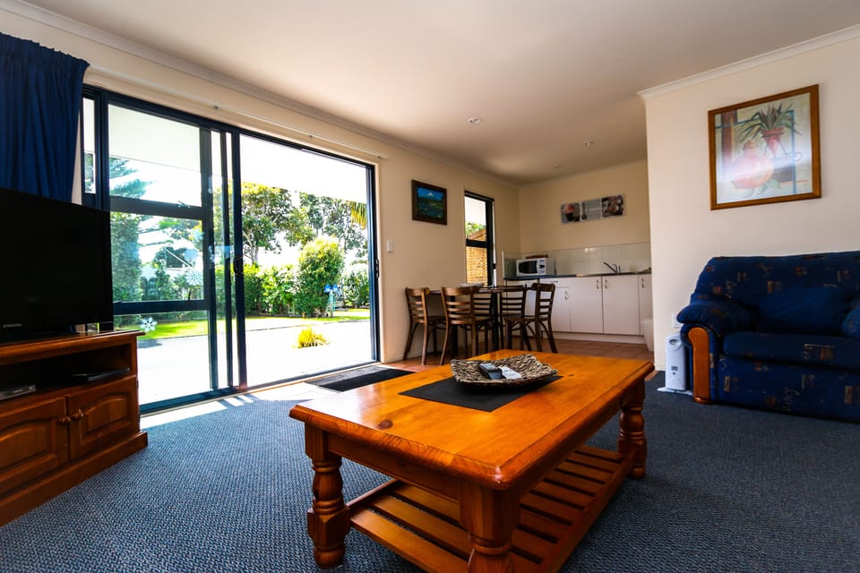 2 Bedroom Premium Unit | Living area