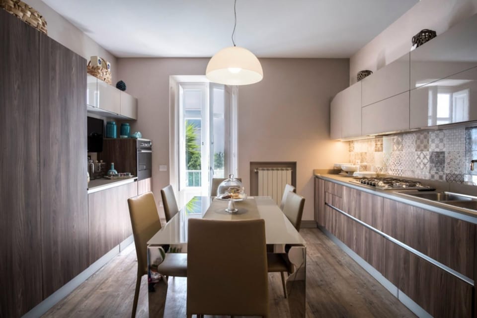 House, Smoking | Private kitchen | Stovetop