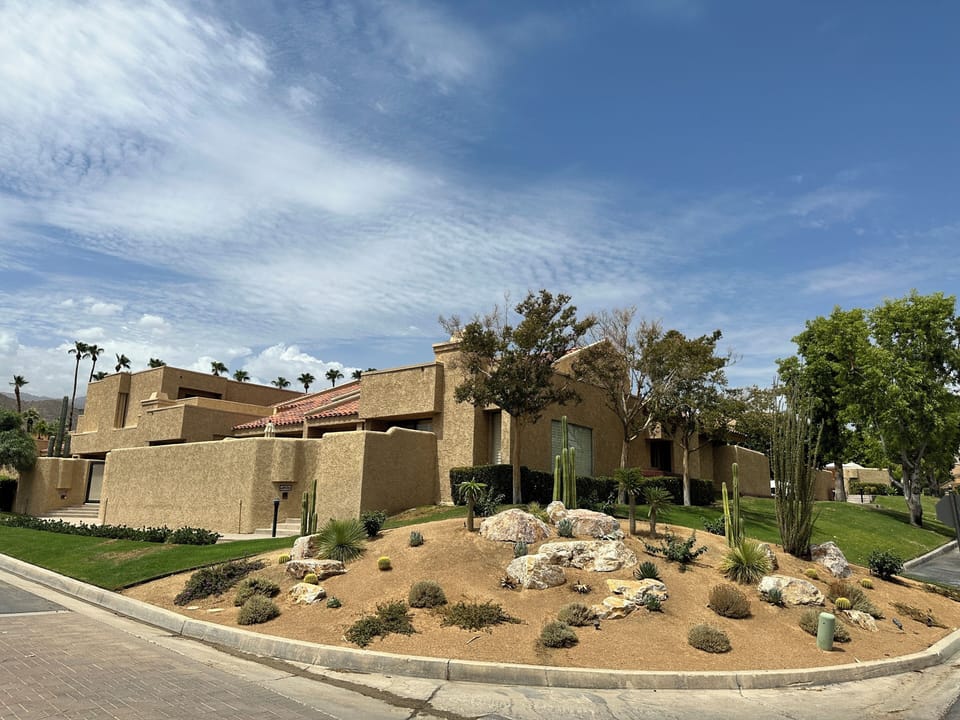 Corner lot location