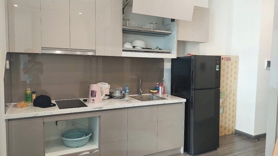 Superior Apartment | Private kitchen | Stovetop, coffee/tea maker, electric kettle, toaster