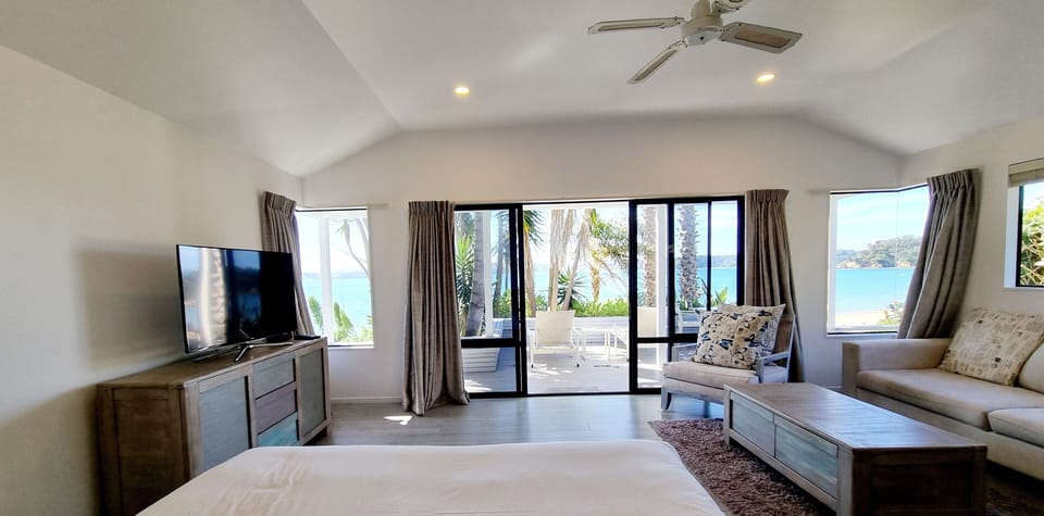 Individually decorated, individually furnished, laptop workspace