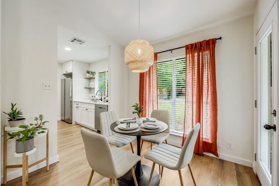 Dining Area - comfortable seating for four.