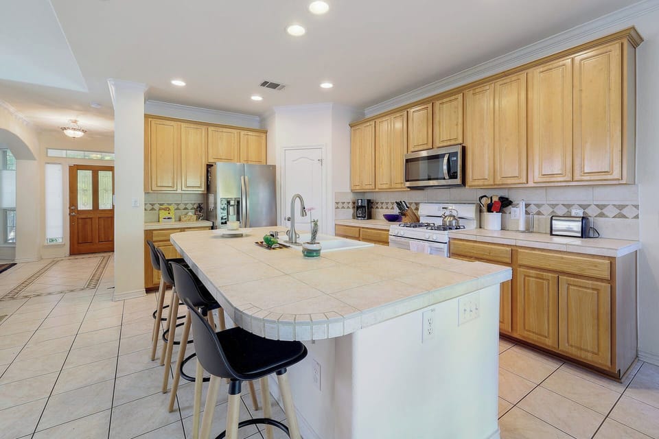 Open kitchen with island seating