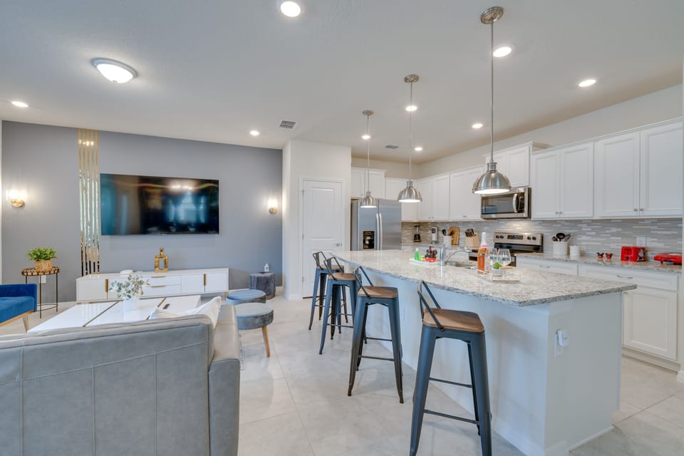 Kitchen | Cooking Basics/Spices | Keurig Coffee Maker | Blender | Toaster
