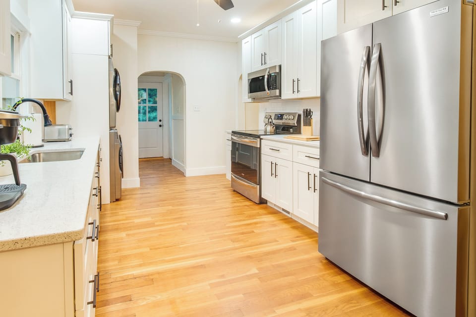 Kitchen | Cooking Basics/Spices | Dual Drip/Keurig Coffee Maker | Toaster