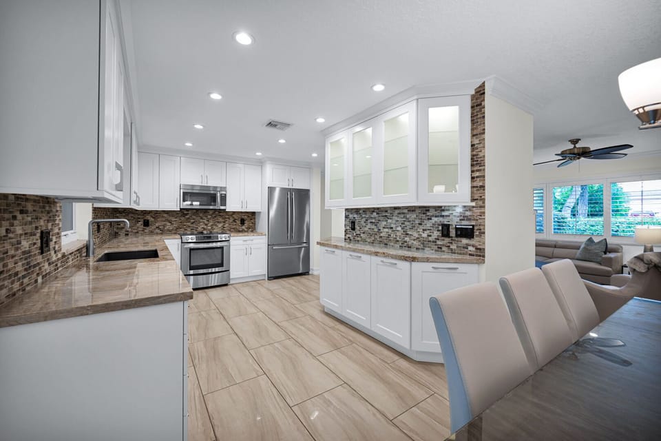 Modern Kitchen 
Fully equipped for your stay