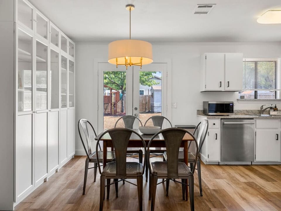 Gather around this bright and airy dining space—ideal for meals, conversations, and quality time!