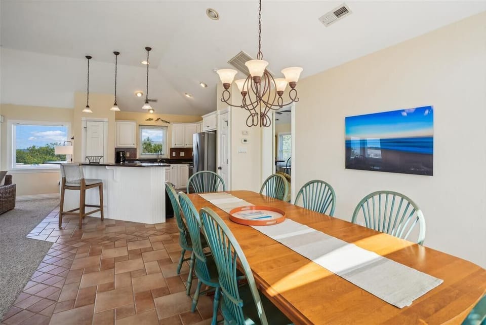 Dining / Island 2024