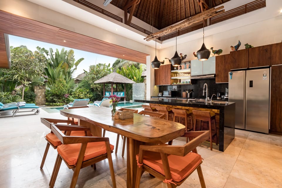 Exclusive Villa, 3 Bedrooms, Private Pool, Pool View | Dining room