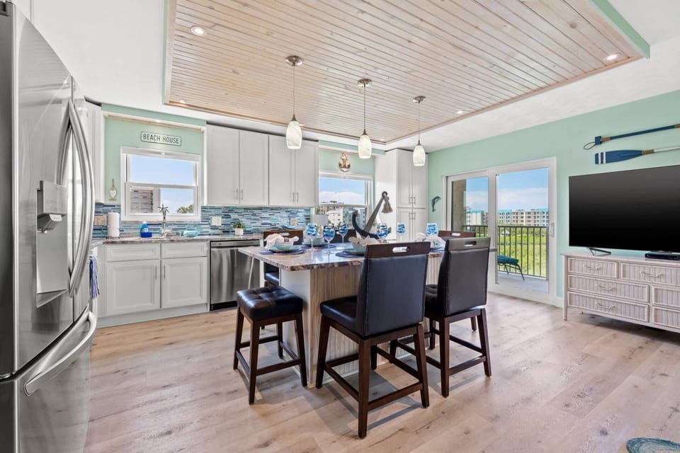 Dine with a View! Large Kitchen Island offers "Bar Height" Seating for 6