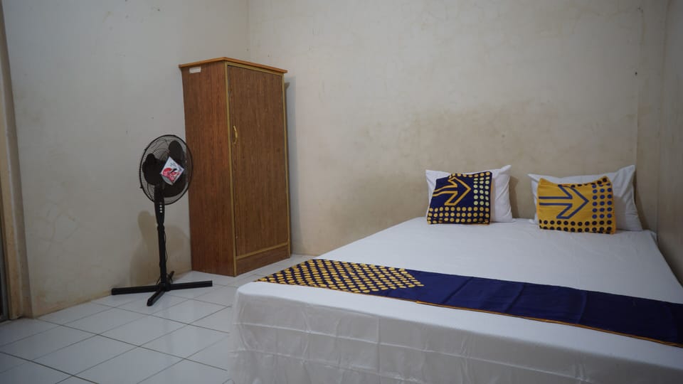 Double Room | Laptop workspace, bed sheets