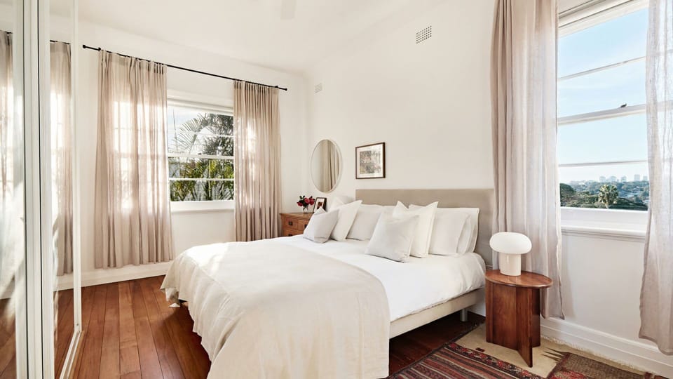 Queen beds in main bedrooms