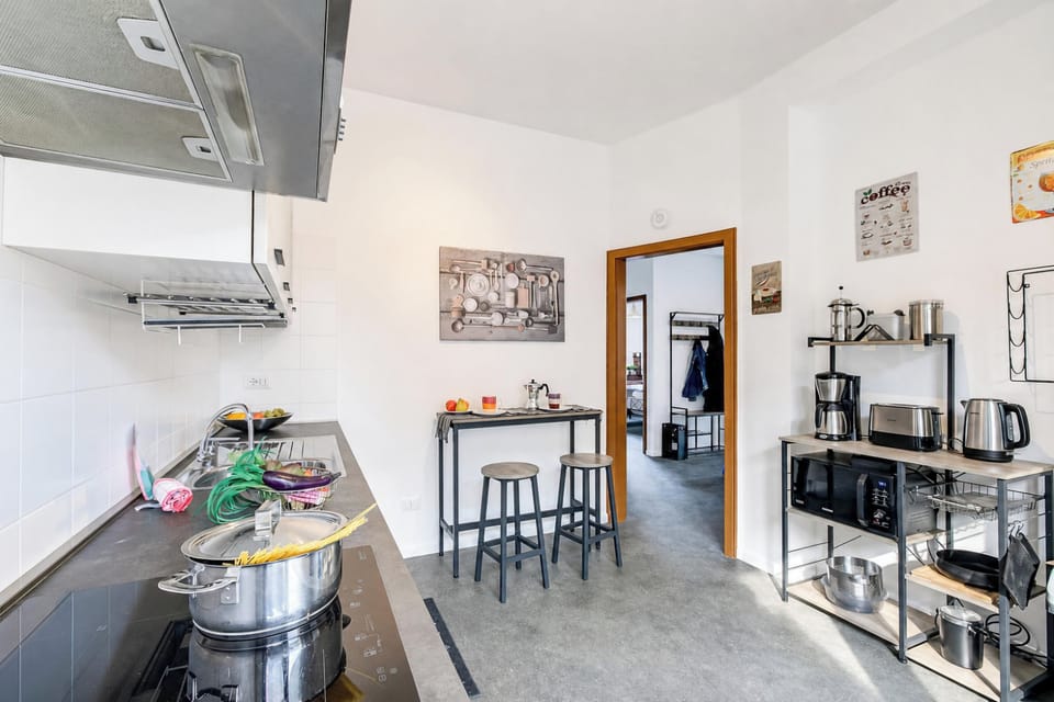 Family Apartment, 3 Bedrooms, Balcony (Appartamento Silvia 3BR with Balcony) | Private kitchen