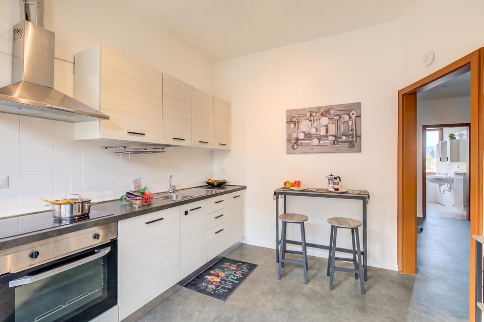 Family Apartment, 3 Bedrooms, Balcony (Appartamento Silvia 3BR with Balcony) | Private kitchen