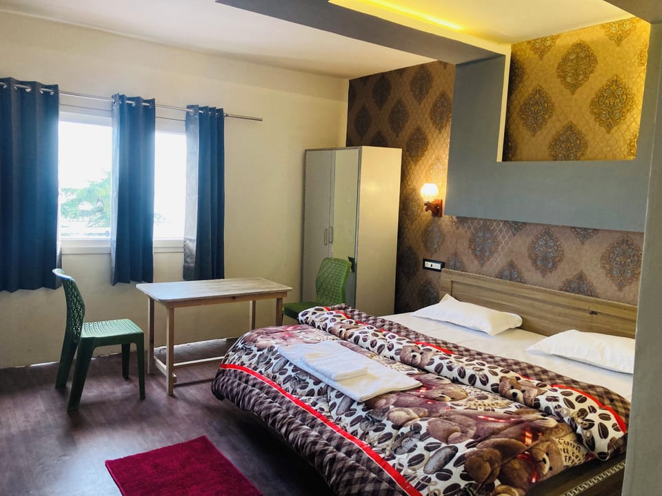 Deluxe Room | 1 bedroom, free WiFi, bed sheets