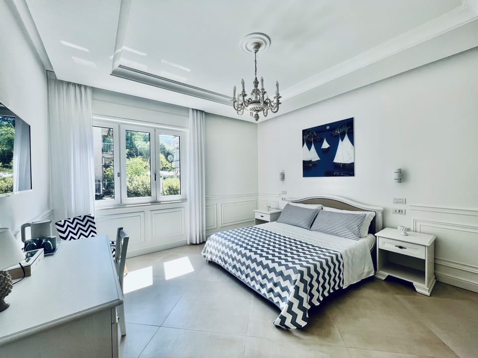 Luxury Room, 2 Bedrooms | Desk, soundproofing, free WiFi, bed sheets