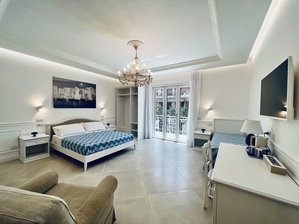 Superior Room | Desk, soundproofing, free WiFi, bed sheets