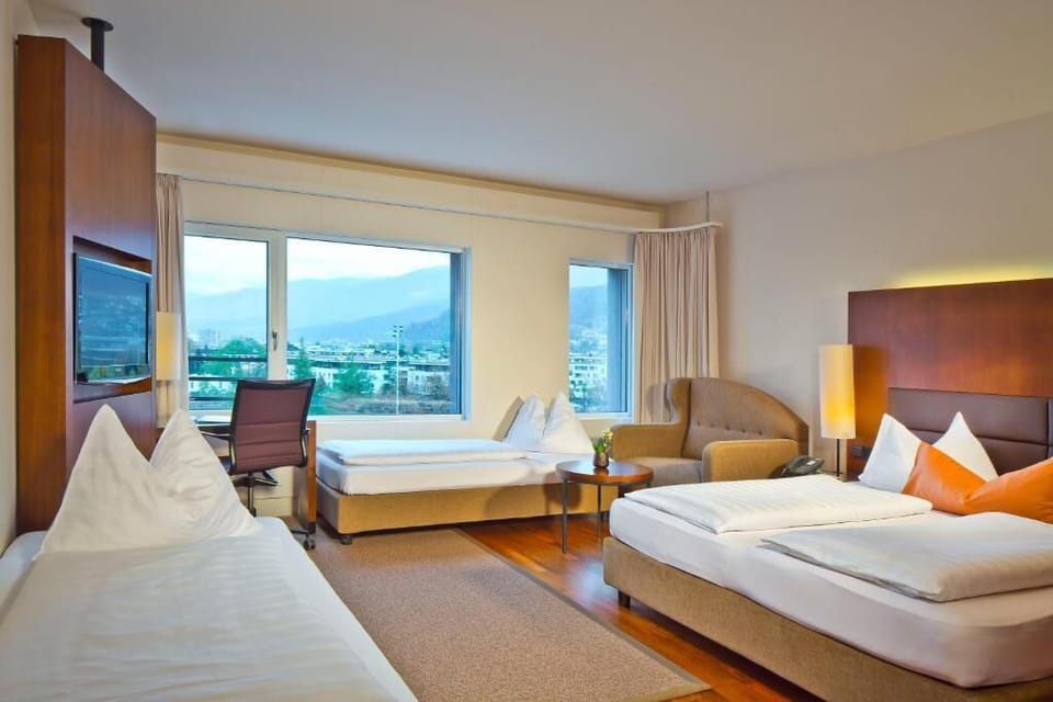 Superior Quadruple Room | Minibar, in-room safe, free WiFi, bed sheets